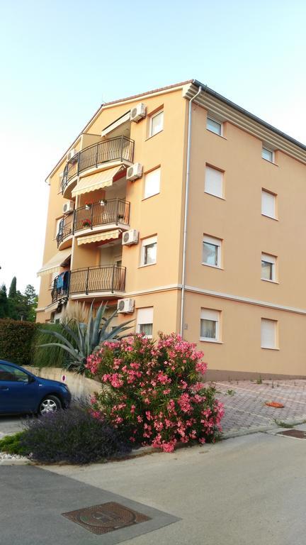 Apartment Pula Relax ภายนอก รูปภาพ