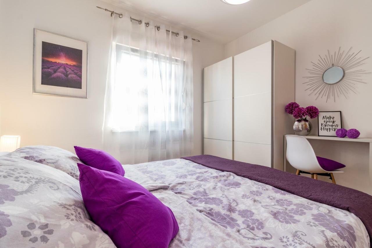 Apartment Pula Relax ภายนอก รูปภาพ